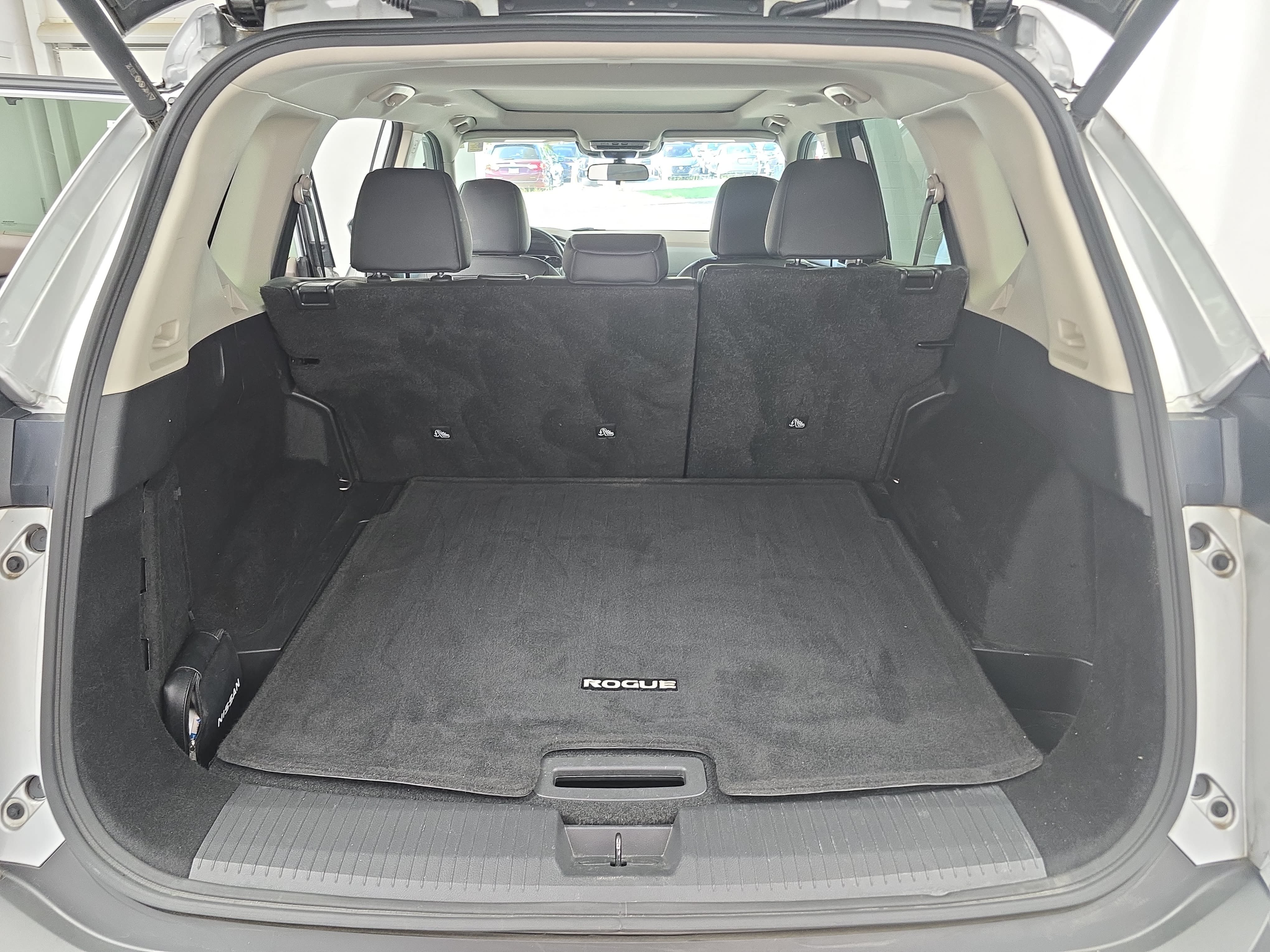 Certified 2023 Nissan Rogue SV w/ SV Premium B Package FWD image 12