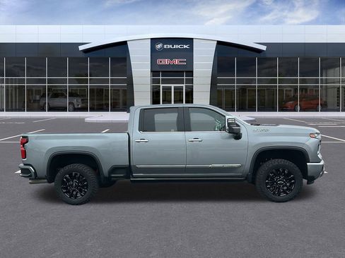 Certified 2025 Chevrolet Silverado 2500 High Country w/ High Country Premium Package image 6