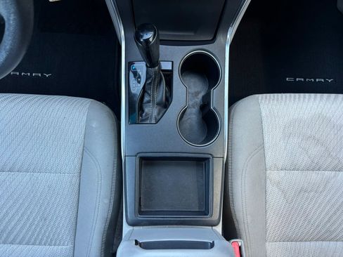 Used 2016 Toyota Camry LE FWD image 19