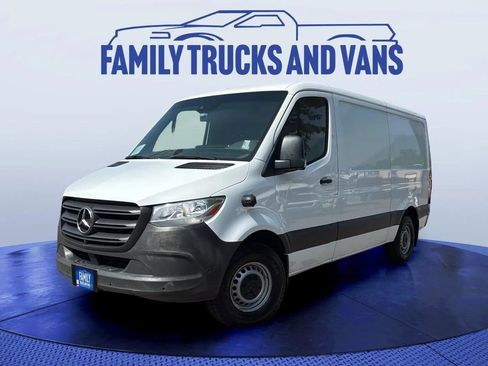Used 2022 Mercedes-Benz Sprinter 1500 image 1