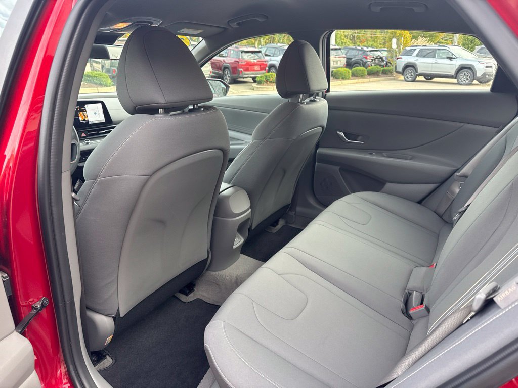 Used 2024 Hyundai Elantra SEL FWD image 15