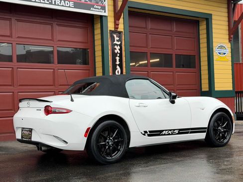 Used 2020 MAZDA MX-5 Miata Sport image 5