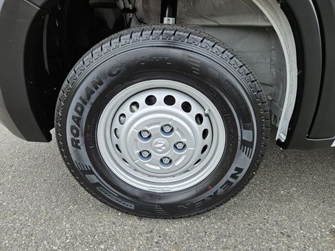Used 2026 RAM ProMaster 2500 w/ Convenience Group FWD image 9
