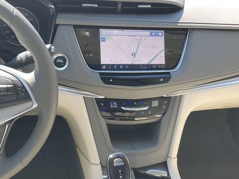 Certified 2025 Cadillac XT5 Premium Luxury w/ LPO, Floor Liner Package FWD image 31
