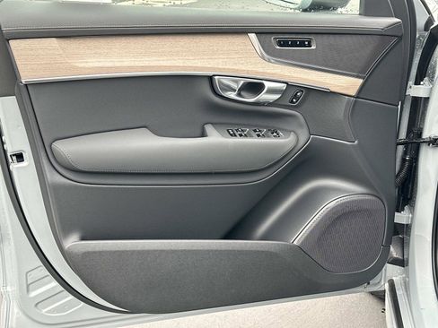 New 2026 Volvo XC90 B6 Plus image 11