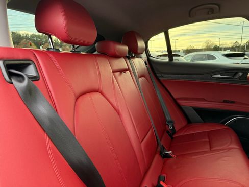 Used 2019 Alfa Romeo Stelvio image 32