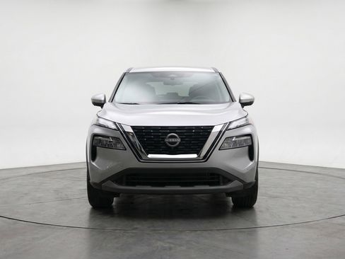 Used 2025 Nissan Rogue SV FWD image 2