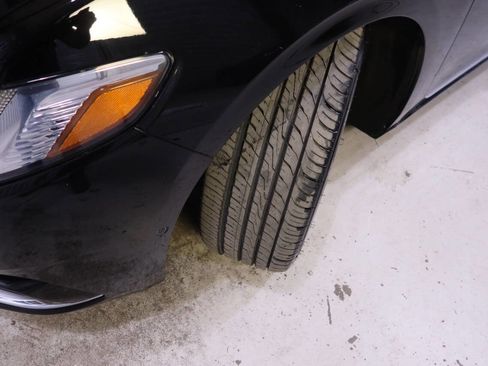 Used 2018 Lincoln Continental Reserve image 11