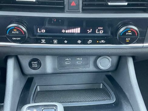 Used 2024 Nissan Rogue SV AWD/4WD image 26