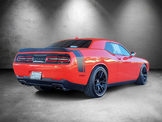 Used 2017 Dodge Challenger R/T Scat Pack RWD image 3
