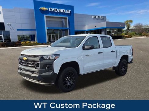 Used 2025 Chevrolet Colorado W/T w/ WT Custom Package image 4
