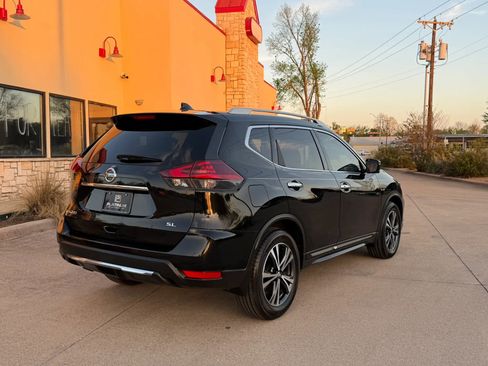 Used 2018 Nissan Rogue SL w/ Premium Package image 5