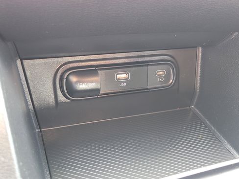 Used 2025 Kia Sportage LX FWD image 23