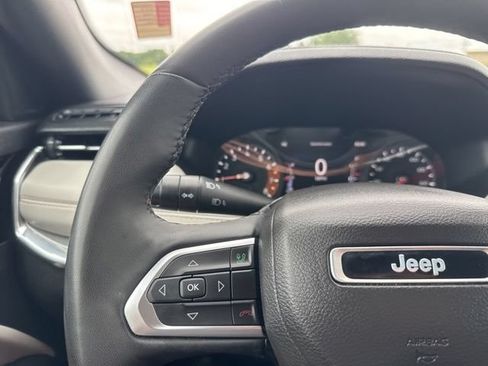 Used 2023 Jeep Compass Limited AWD/4WD image 11