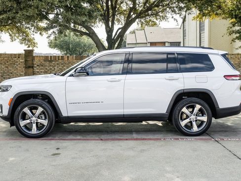 Used 2021 Jeep Grand Cherokee L Limited w/ Luxury Tech Group II image 21