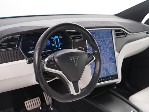 Used 2017 Tesla Model X P100D image 23
