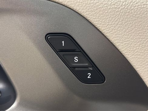 Used 2024 Chrysler Pacifica Touring-L FWD image 17