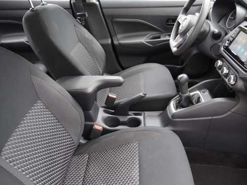Used 2020 Nissan Versa S FWD image 12