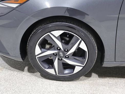 Used 2023 Hyundai Elantra SEL w/ Convenience Package FWD image 9