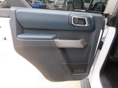 Used 2023 Ford Bronco Outer Banks w/ Sasquatch Package AWD/4WD image 17