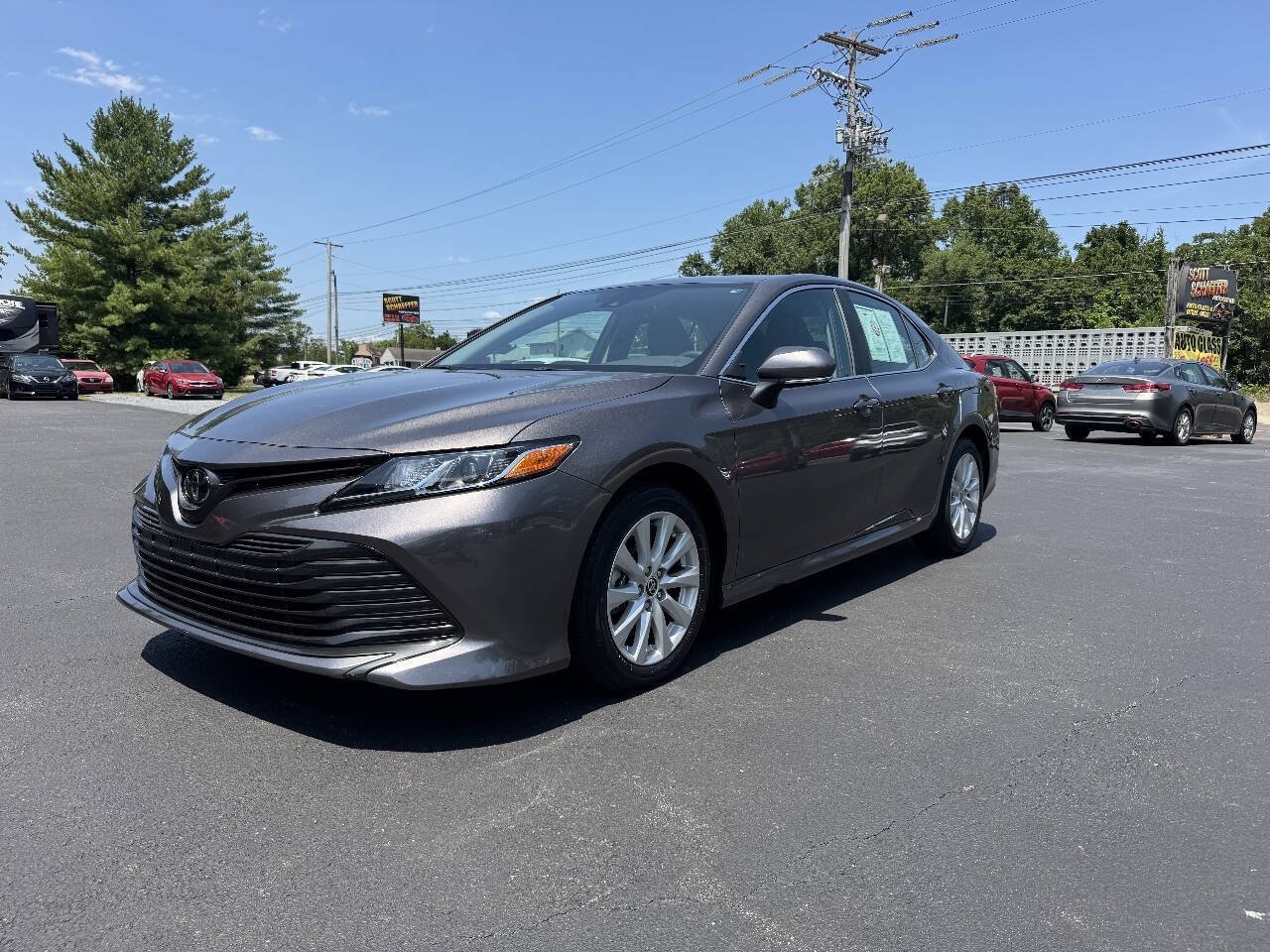 Used 2020 Toyota Camry LE w/ Convenience Package FWD image 2