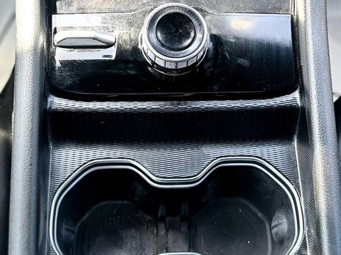 Used 2024 Jeep Grand Cherokee L Limited w/ Luxury Tech Group II image 17