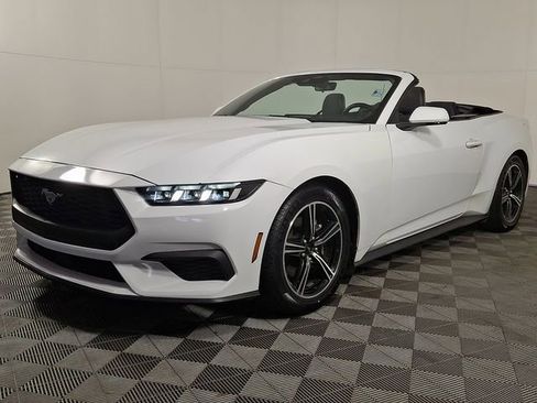 Used 2024 Ford Mustang Convertible RWD image 6