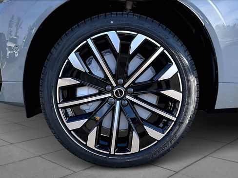 New 2026 Volvo XC60 B5 Ultra w/ Protection Package Premier AWD/4WD image 16