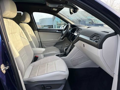 Used 2022 Volkswagen Tiguan SEL R-Line image 10
