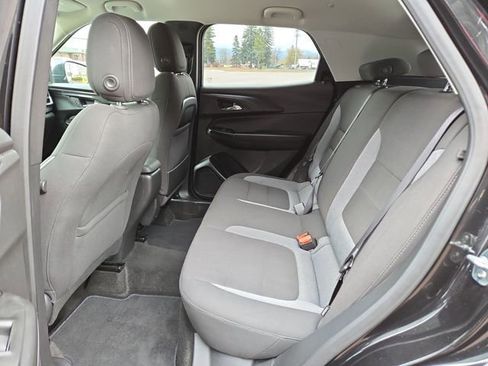 Used 2025 Chevrolet TrailBlazer LT image 30