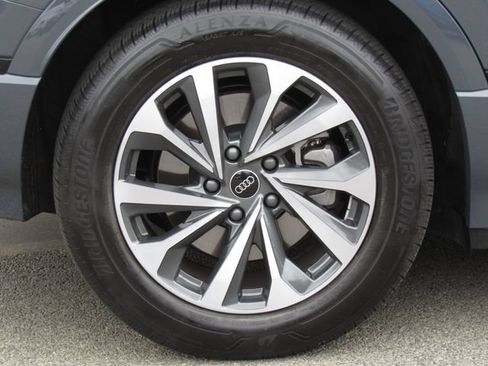 Used 2025 Audi Q6 e-tron Prestige AWD/4WD image 37