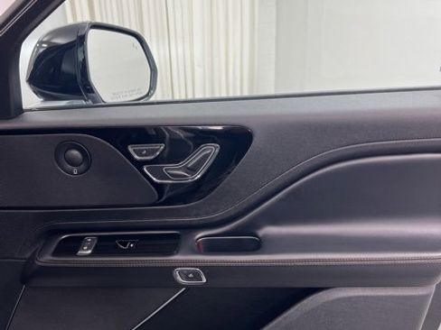 Used 2023 Lincoln Aviator Reserve w/ Equipment Group 201A image 20