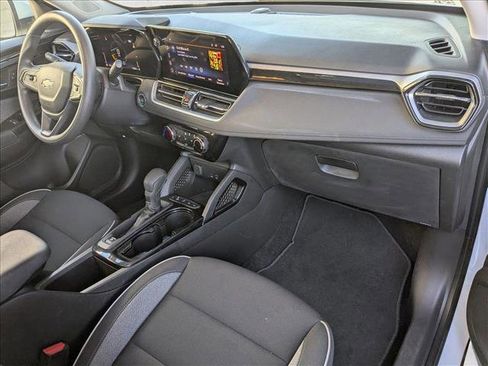 Used 2025 Chevrolet TrailBlazer LT AWD/4WD image 20