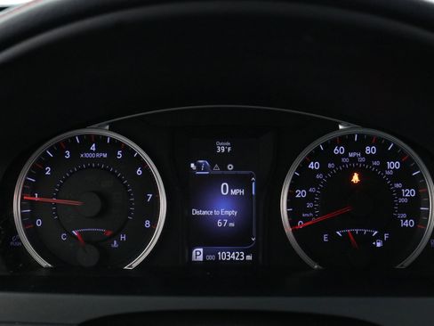 Used 2017 Toyota Camry SE image 16