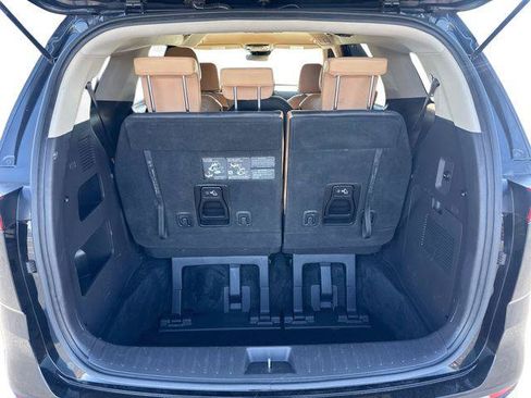 Used 2024 Kia Carnival LX FWD image 20