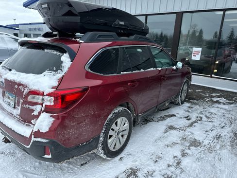 Used 2018 Subaru Outback 2.5i Premium image 6