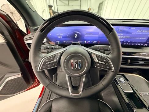 Certified 2025 Buick Enclave Avenir w/ Super Cruise Package AWD/4WD image 10