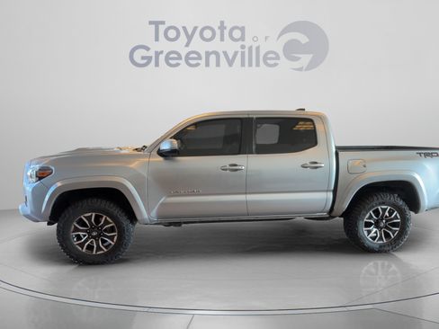 Certified 2022 Toyota Tacoma TRD Sport w/ Technology Package AWD/4WD image 2