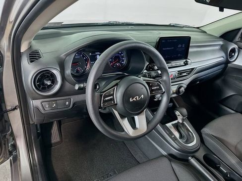 Used 2023 Kia Forte LXS w/ LXS Technology Package image 17
