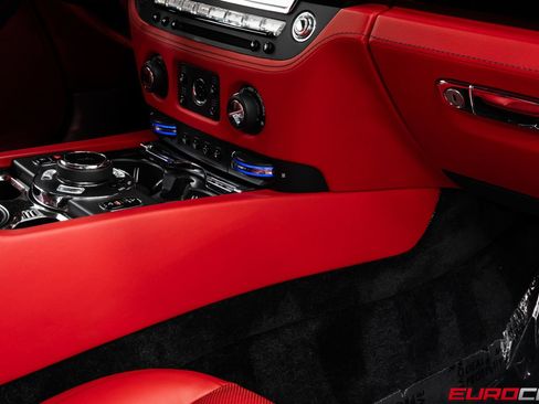 Used 2019 Rolls-Royce Wraith RWD image 33