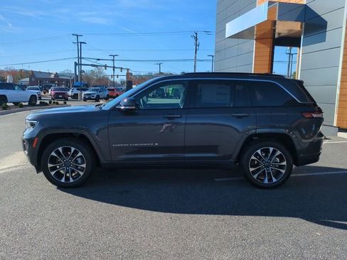 New 2025 Jeep Grand Cherokee Overland w/ Luxury Tech Group IV AWD/4WD image 7