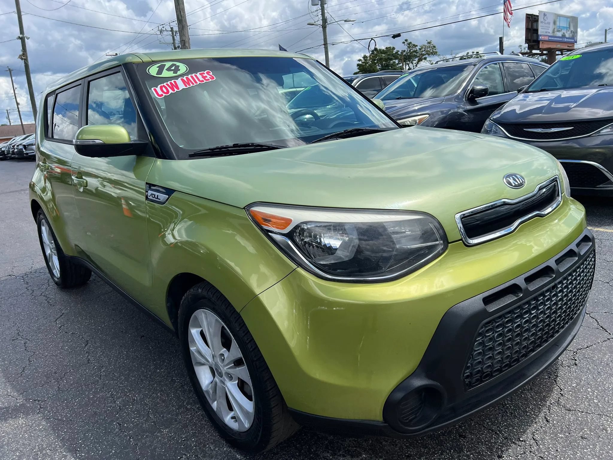 Used 2014 Kia Soul + FWD image 4
