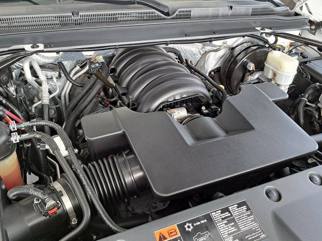 Used 2015 Chevrolet Suburban LS RWD image 32