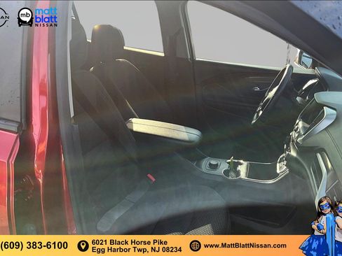 Used 2023 GMC Terrain SLE w/ Elevation Edition AWD/4WD image 6