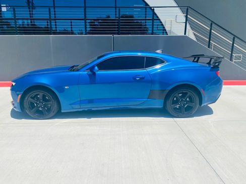 Used 2016 Chevrolet Camaro LT RWD image 6
