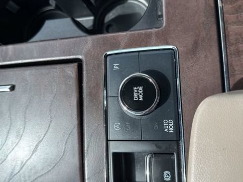 Used 2022 Lincoln Navigator Reserve AWD/4WD image 11