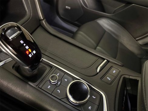 Used 2023 Cadillac XT6 Premium Luxury image 21