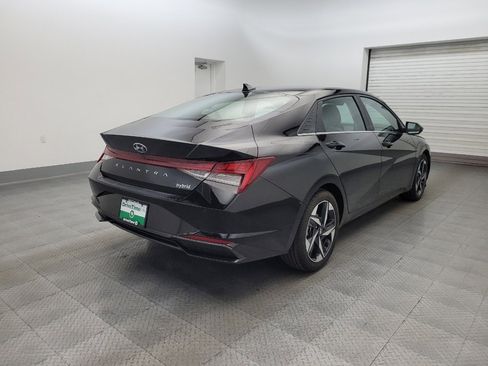 Used 2023 Hyundai Elantra Limited image 9