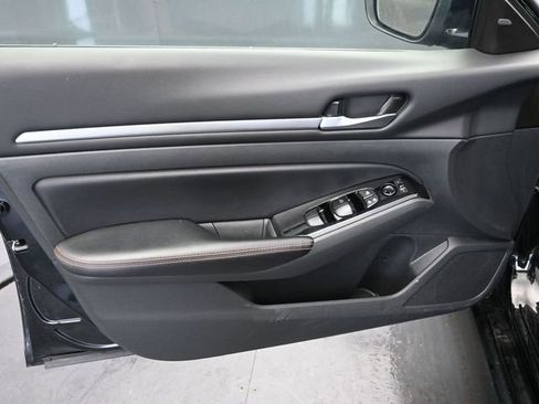 Used 2024 Nissan Altima 2.5 SR image 18