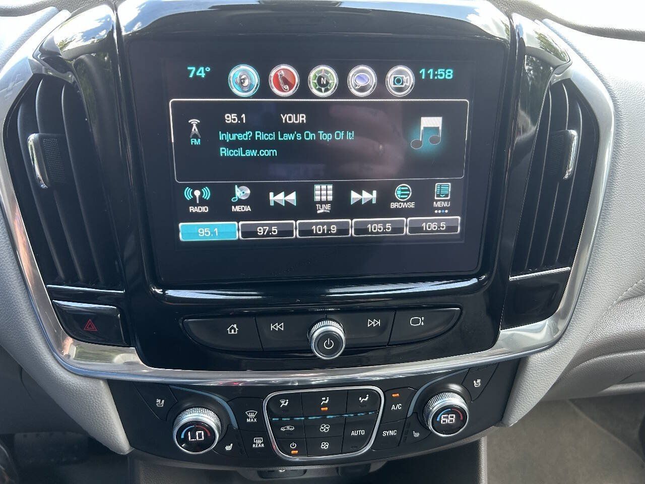 Used 2019 Chevrolet Traverse Premier w/ Driver Confidence II Package FWD image 19